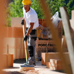Balai grattoir emmanché poils pvc manche tavari