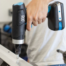 1 sertisseuse sur batterie pour écrous à sertir m3-m6